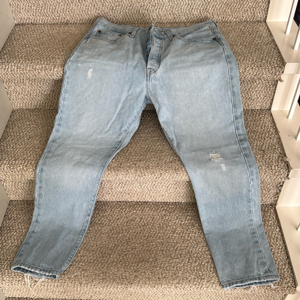 Levi’s 501 Skinny Jeans Light Wash Distressed Button Fly High Rise 32
